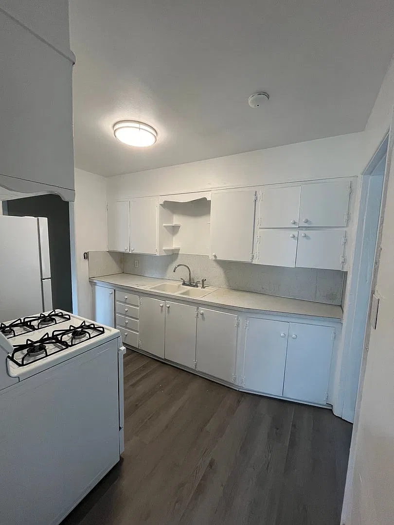 Beautiful 4 bedroom home ready to move in! — Photo 3