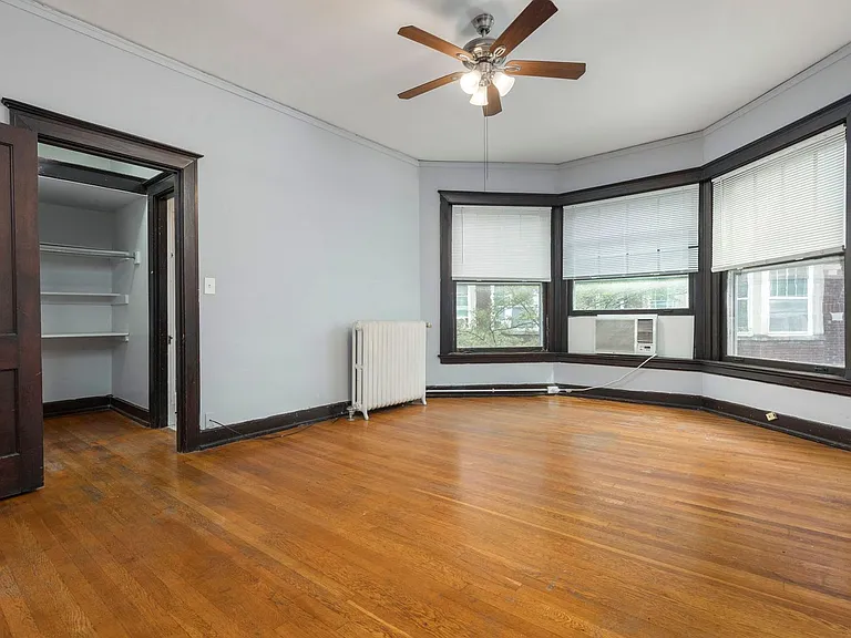Cavalier Apartments — Photo 11