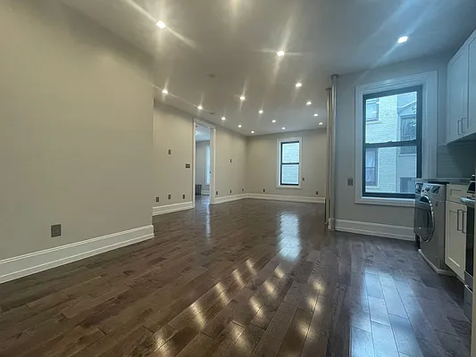 Rented by Zuz Realty | media 10