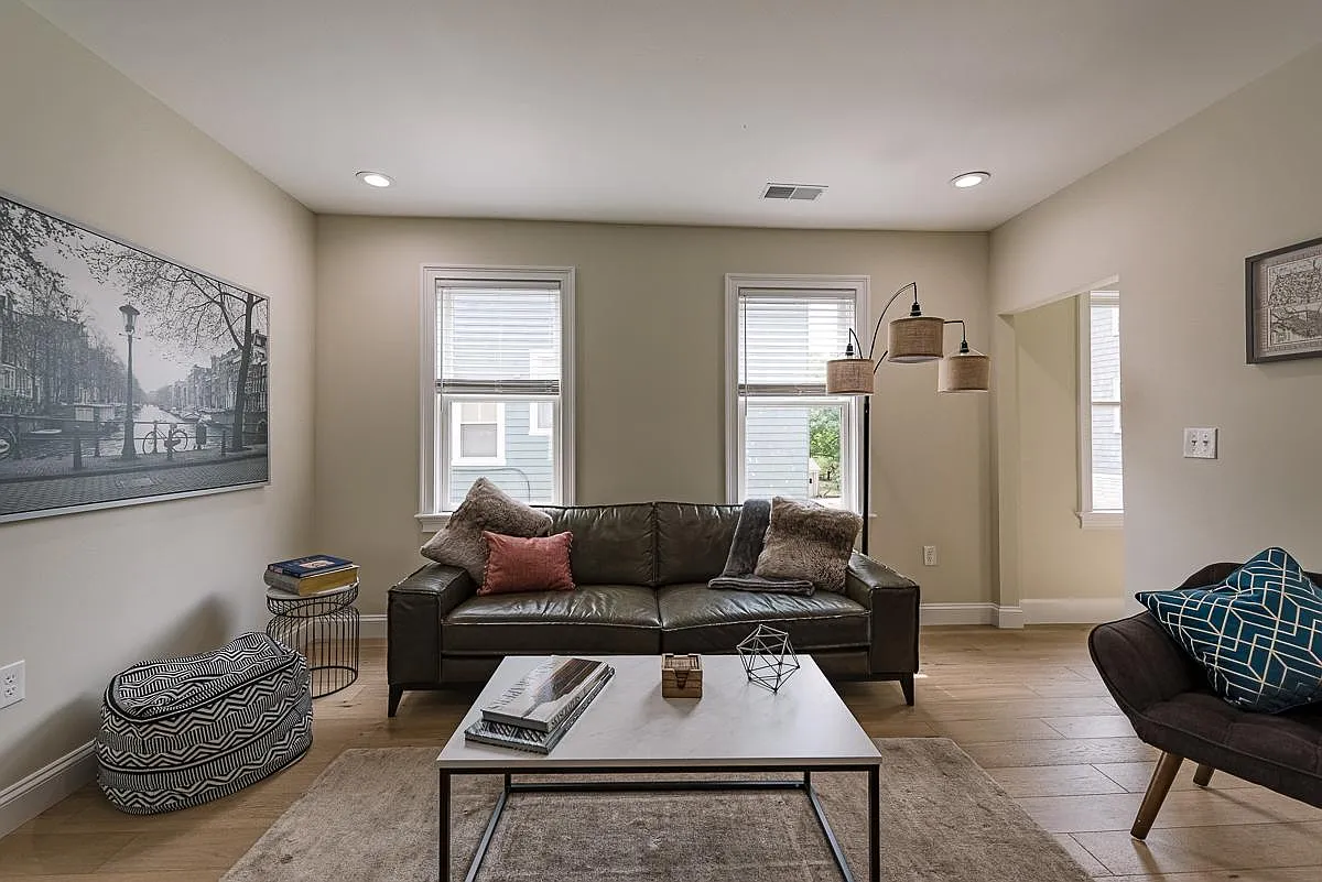 5 bed, 1550 sqft, $5,500 — Photo 2
