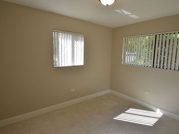 5th image of 3100 Acapulco Ct