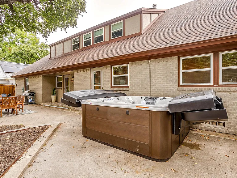 1505 N Riverside Dr — Photo 26