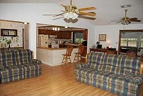 105 Elmore Dr photo 1
