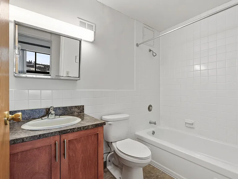 Chateau Student Housing Cooperative — Photo 100