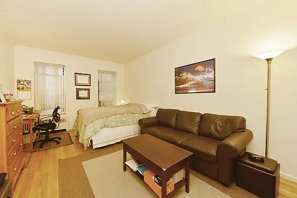 Rented by Cooper & Cooper Real Estate | media 17