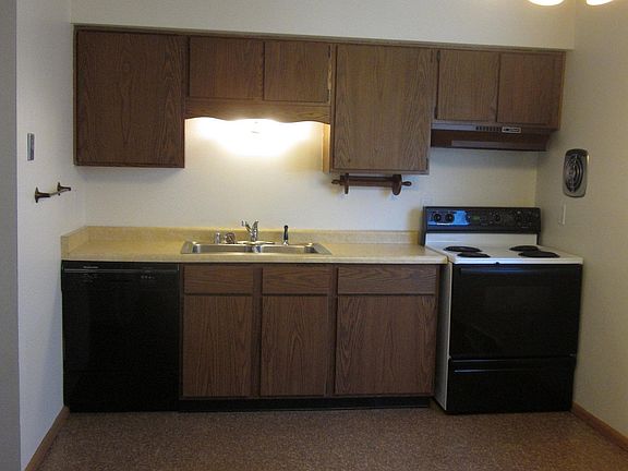 3rd image of 1113 N 119th St