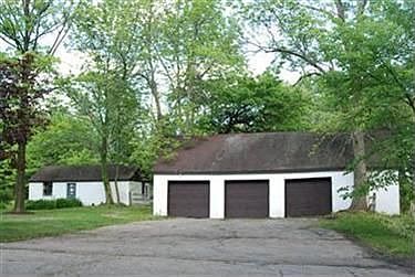 2nd image of 5961 Louis Dr