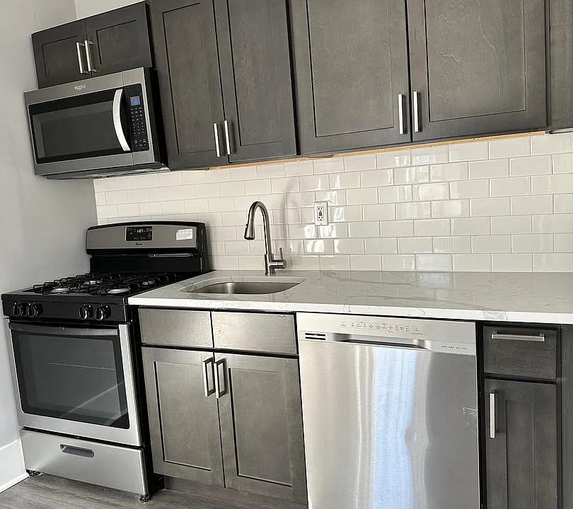 140-144 W Allens Ln #C27