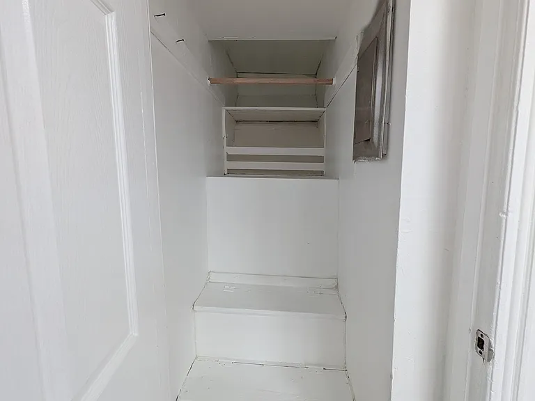 628 N 6th St #4 — Photo 15