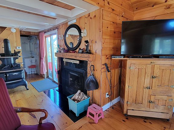 17th image of this home