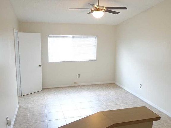 3rd image of 3610 N 56th Ave APT 225