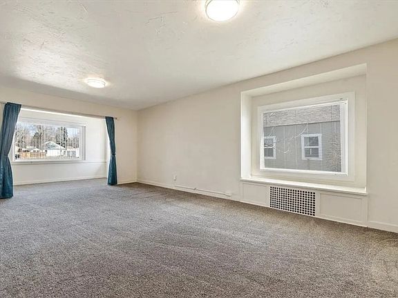 3rd image of 220 Grand Ave #1