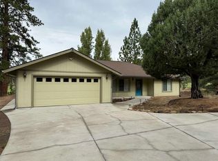 17305 Lake Shore Dr, Weed, CA 96094