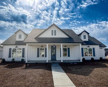 216 Barry Field Cir, Hahira, GA, 31632