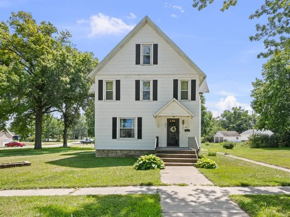 109 E Main St, Atkinson, IL 61235
