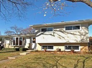 537 S 5th St, Dundee, IL 60118