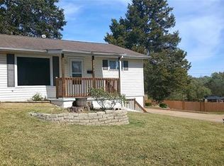 202 Clarke St, De Soto, MO 63020