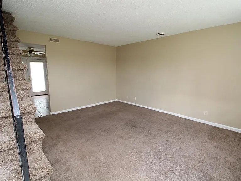 1088 Pembroke Oak Grove Rd #21 — Photo 2