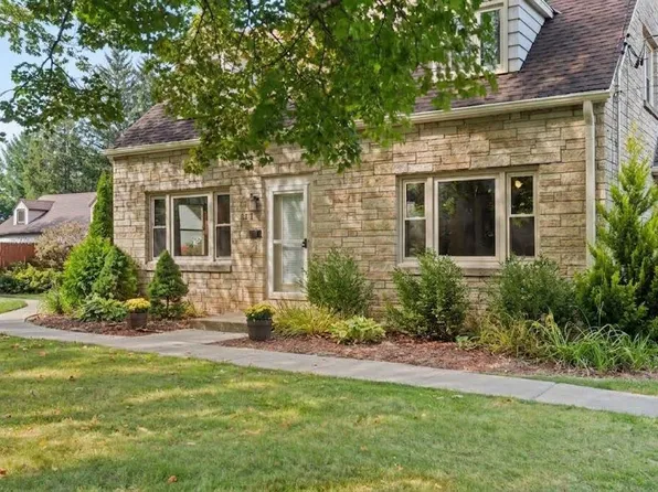 12312 W McShane ROAD, Franklin, WI 53132