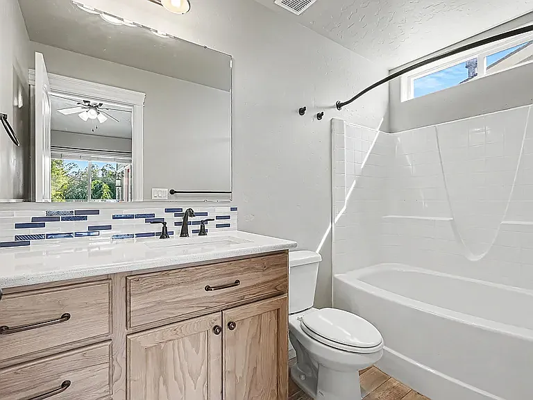 3 bed, 1480 sqft, $3,200 — Photo 4