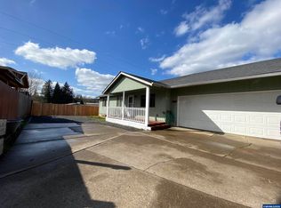 1784 Tamarack St, Sweet Home, OR 97386