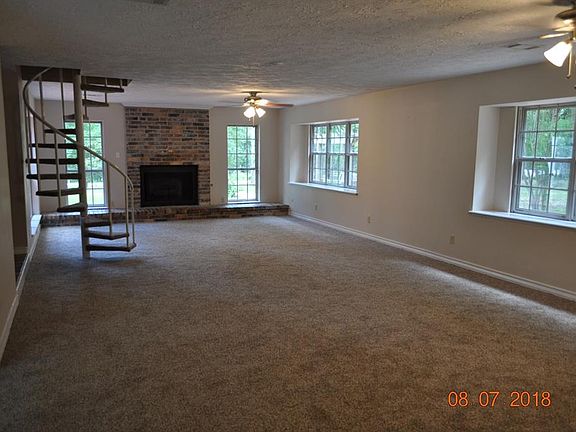 4th image of 5752 Woodland Lakes Dr
