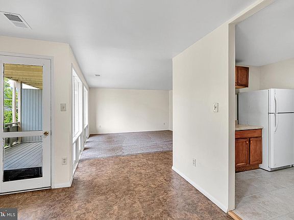 5th image of 7208 Donnell Pl #2-B