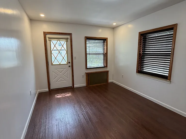1318 Mace Ave #1 — Photo 9