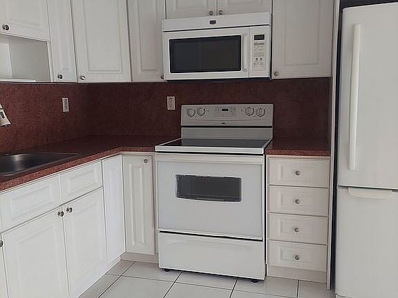 3rd image of 11265 SW 88th St #114H