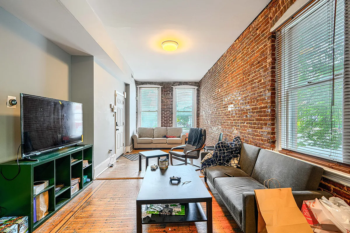 Building Photo - 3000 N Calvert St #1