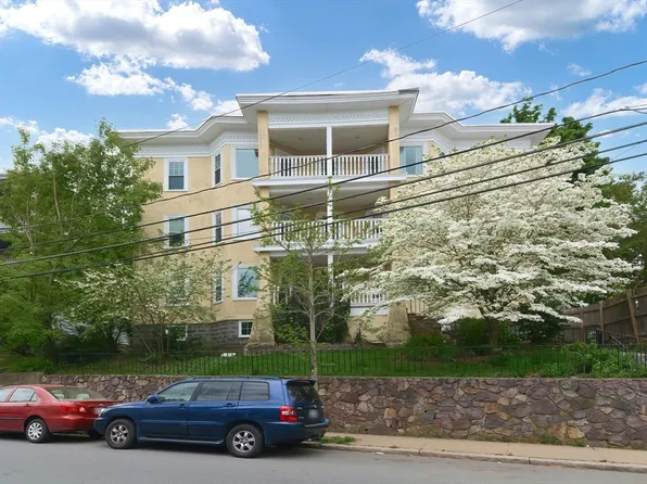 33 Main St Unit 3, Somerville, MA 02145