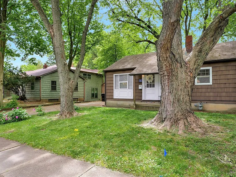 303 Hessel Blvd — Photo 27