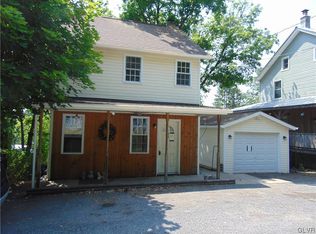 41 W Main St, Quakake, PA 18245