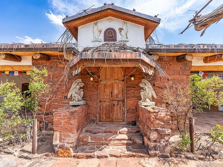 Entrance leading into the Temple / extra large living room