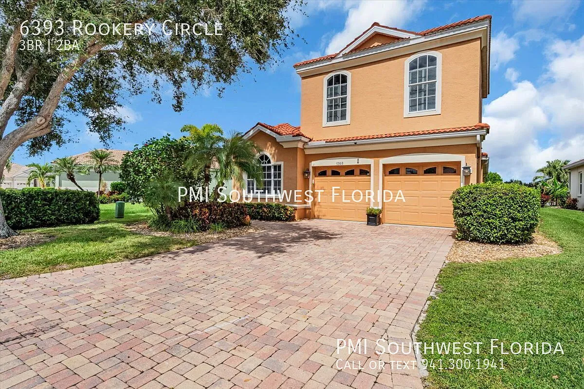 3BD / 2BA Waterfront POOL Home with Bonus Loft in Tara Preserve — Photo 1