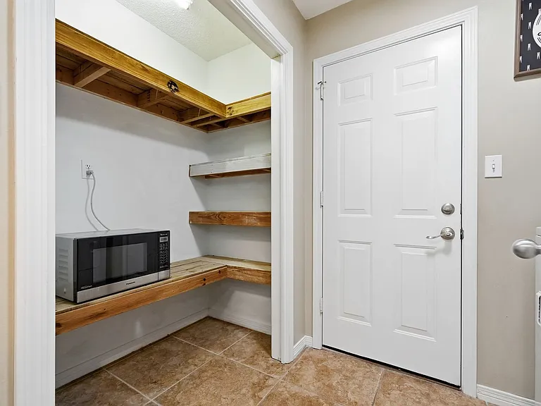 1651 Northridge Rd — Photo 18