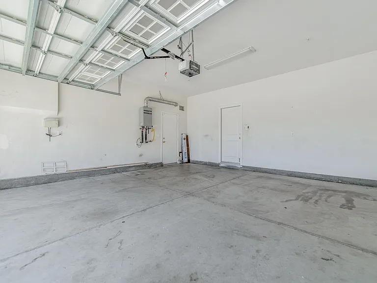 6954 Stanza Ct — Photo 30