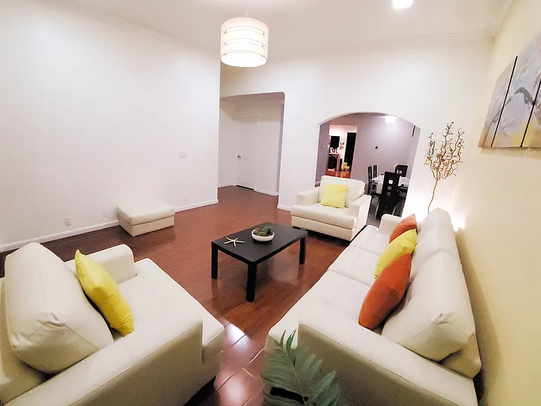 1421 Four Oaks Rd — Photo 5