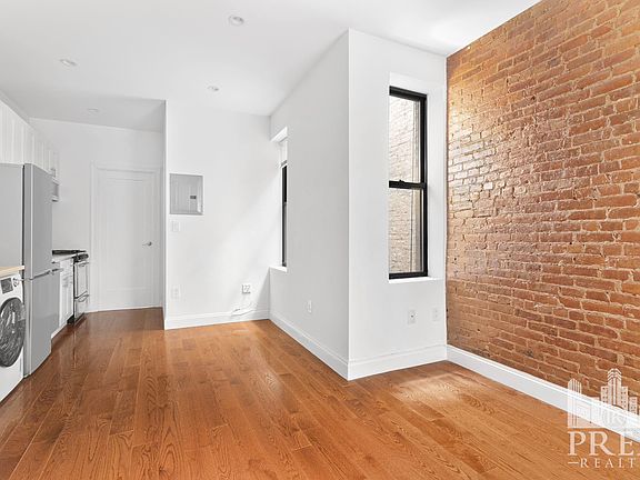 3rd image of 176 E 85th St #3C