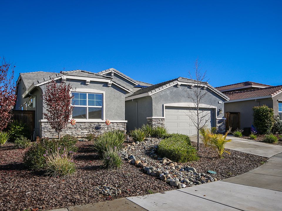 1st image of 213 Capri Pl