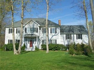 290 Willow Rd, Guilford, CT 06437