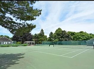 570 Hampton Rd APT 24, Southampton, NY 11968