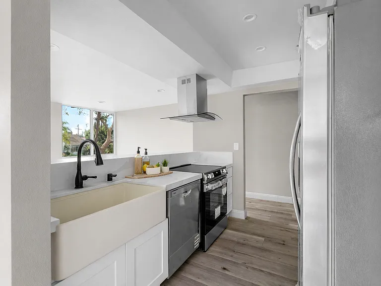 271 E San Antonio Dr. — Photo 6