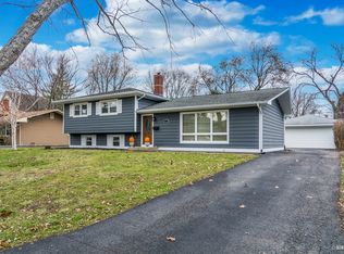 557 Cypress Dr, Naperville, IL