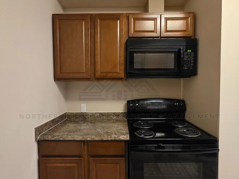 1410 S College Ave — Photo 24