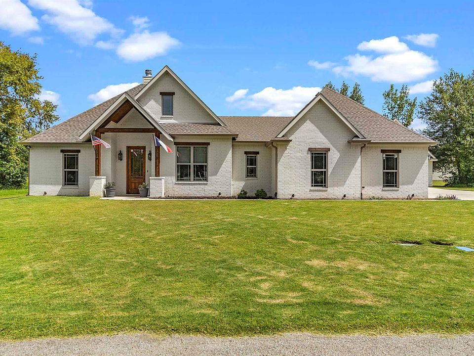 1st image of 90 Starview Dr