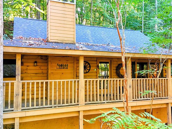 4th image of 806 Beaver Run Way