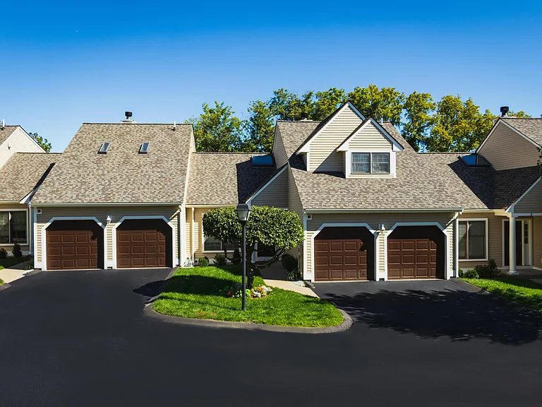 Briar Glen Village — Photo 16