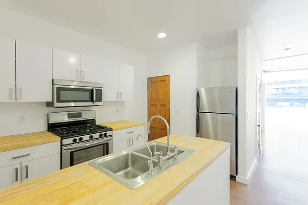 Rented by Warren T Real Estate Corp. | media 11