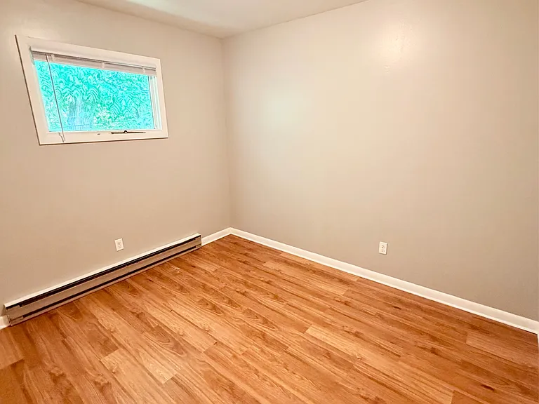 627 N Bryan Ave #9 — Photo 5